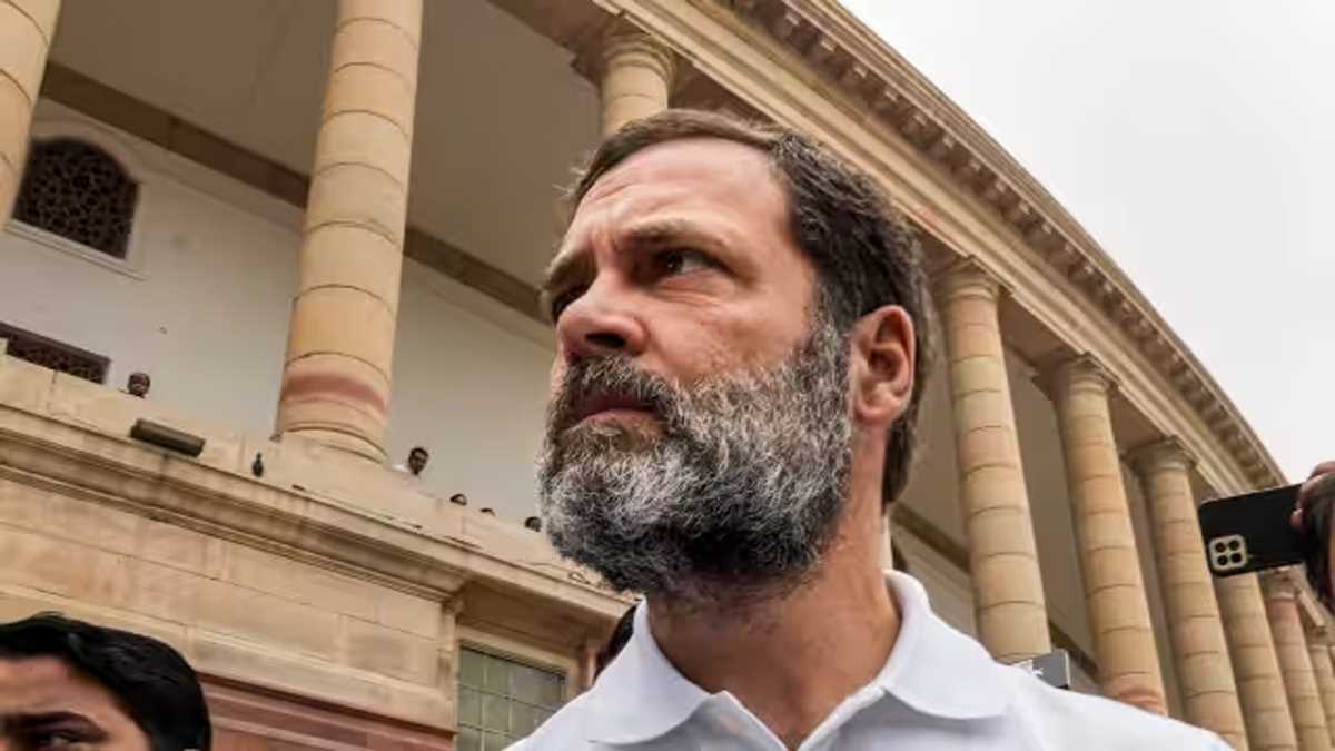 राहुल को लोकसभा की सदस्यता से अयोग्य घोषित किये जाने संबंधी अधिसूचना